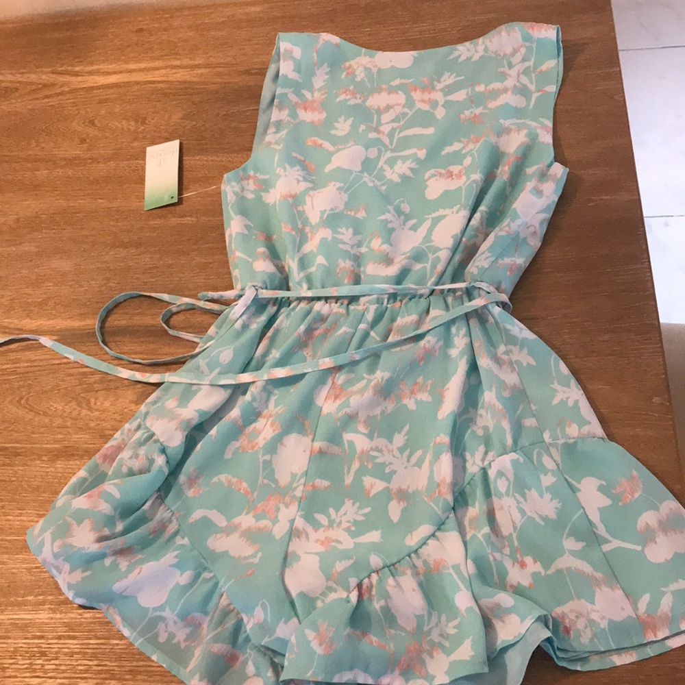 romper - Picture 2 of 2